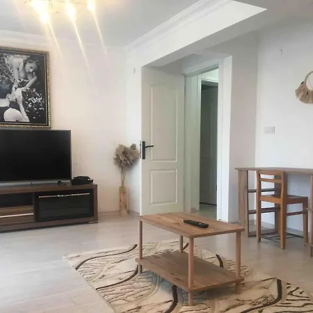 Red, Sea View Flat Apartamento